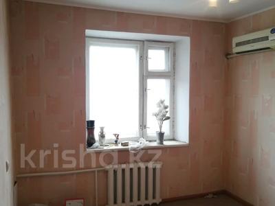 4-комнатная квартира · 75 м² · 5/5 этаж, Сырым Датова 14 за 20 млн 〒 в Атырау