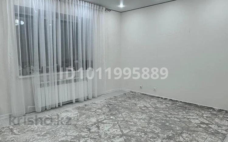 1-бөлмелі пәтер · 46.8 м² · 7/9 қабат, Мкр. имени Есет батыра 16г, бағасы: 12.5 млн ₸ в Актобе — фото 2
