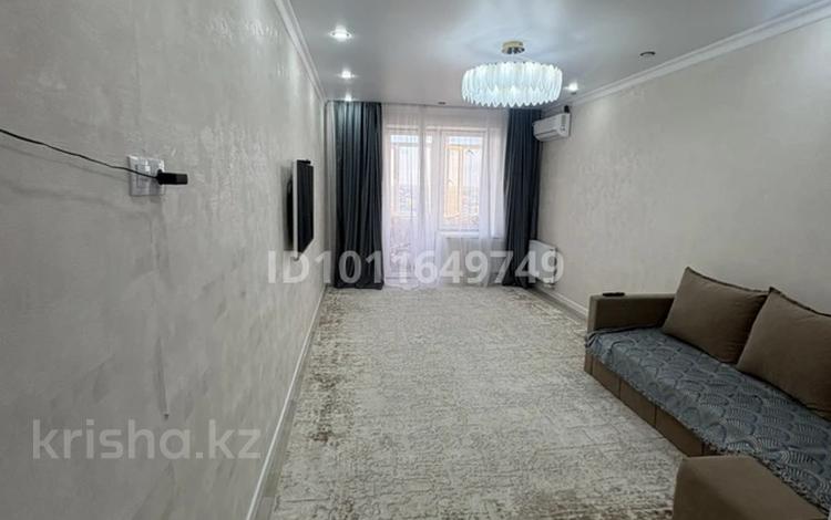 2-бөлмелі пәтер · 65 м² · 9/10 қабат, Самал 72/1, бағасы: 30 млн ₸ в Уральске — фото 2