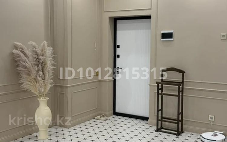 3-бөлмелі пәтер · 80 м² · 6/9 қабат, Курмангазы 8/2 — Көктем базар, Мерей., бағасы: 45 млн ₸ в Атырау — фото 2