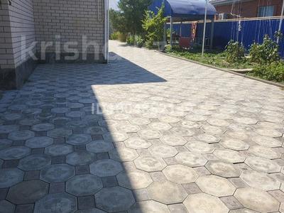 Жеке үй · 6 бөлме · 320 м² · 10 жүзд., Ертаргын 40, бағасы: 46 млн ₸ в Актобе, жилой массив Заречный-3