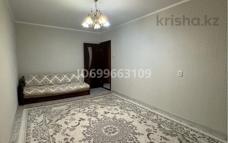 2-бөлмелі пәтер · 55 м² · 2/5 қабат, 2 ш/а. 60/2 — Возле двд, бағасы: 1 000 ₸ в Актобе, мкр 8 — фото 2