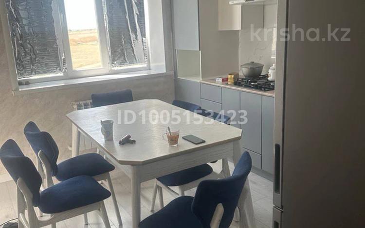 2-бөлмелі пәтер · 75.3 м² · 4/5 қабат, мкр. Алтын орда, Мкрн Алтын орда 29, бағасы: 28 млн 〒 в Актобе — фото 2