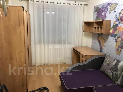 3-бөлмелі пәтер · 65 м² · 3/5 қабат, Ихсанова — 7-школа, бағасы: 200 000 ₸ в Уральске, мкр Школьник