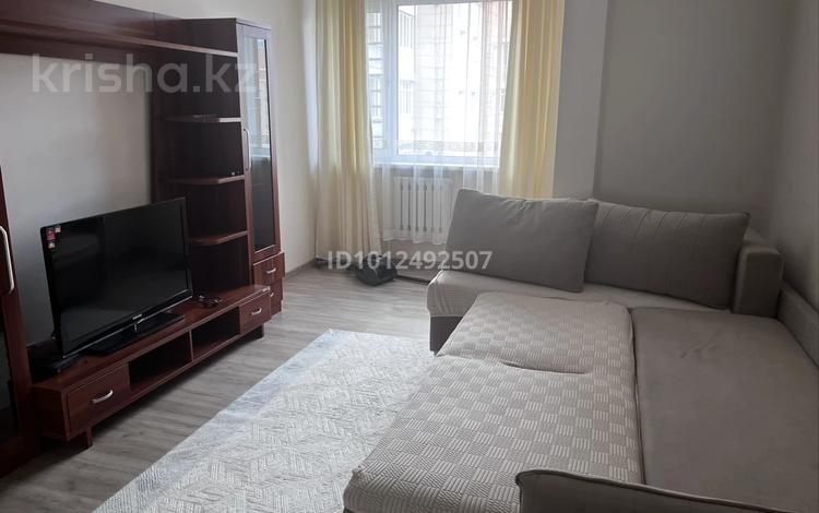 2-комнатная квартира · 70 м² · 7/10 этаж, Д. Кунаева 35/1 за 300 000 ₸ в Астане, Есильский р-н — фото 2