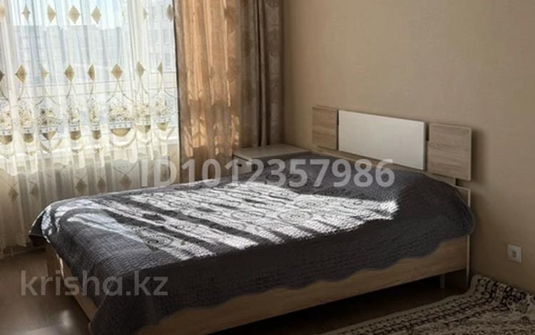 1-бөлмелі пәтер · 38 м², Бектурова 4/1 — Пр.Туран - Кардиология, ЕЩЁ ЕСТЬ НА ПРАВОМ БЕРЕГУ, бағасы: 10 000 ₸ в Астане, Нура р-н — фото 2