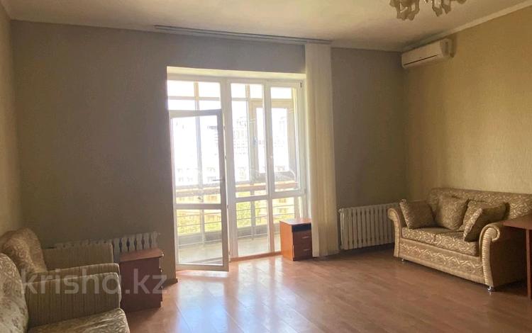 2-комнатная квартира, 83.1 м², 9/9 этаж, Достык 1