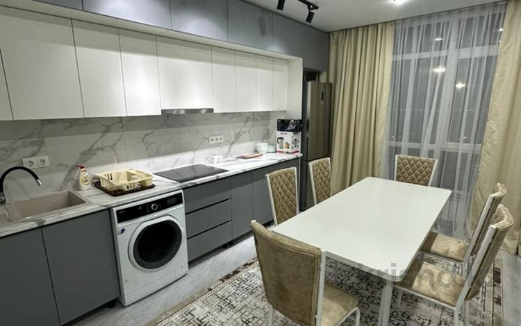 3-комнатная квартира · 90 м² · 1/7 этаж, Касыма Шарипова 206/9 за 300 000 ₸ в Алматы, Алатауский р-н — фото 2