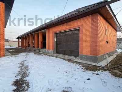 Отдельный дом · 6 комнат · 270 м² · 20 сот., ул Баян Батыра 19/21 за 70 млн ₸ в Талдыкоргане, мкр Жастар