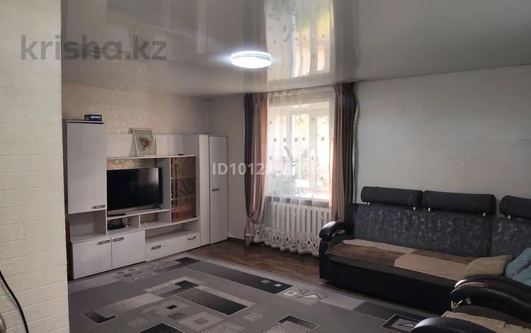 2-комнатная квартира · 42 м² · 1/5 этаж, Космонавтов 11 за 5 млн ₸ в Алтае — фото 2
