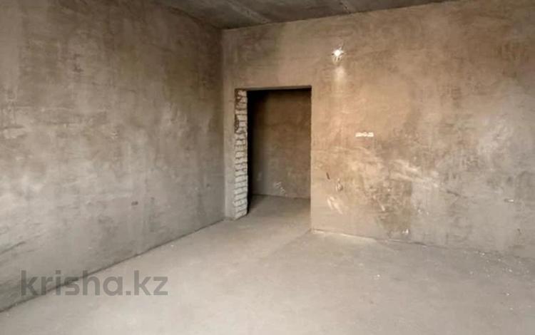 2-бөлмелі пәтер · 72 м² · 5/9 қабат, Алтын орда ш/а., бағасы: 31 млн ₸ в Актобе, мкр. Алтын орда — фото 6