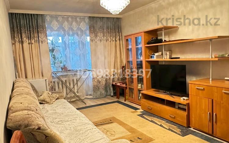 2-комнатная квартира, 45 м², 5/5 этаж, мкр Юго-Восток, Мкр Юго-Восток, 27й микрорайон, Язева 13 за 15.9 млн 〒 в Караганде, Казыбек би р-н — фото 2