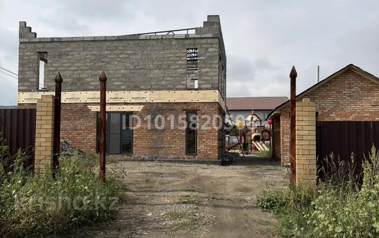 Отдельный дом · 4 комнаты · 200 м² · 10 сот., Шарипова 24 за 47 млн ₸ в Усть-Каменогорске, Ульбинский — фото 2