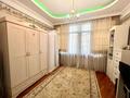 4-комнатная квартира, 185 м², 3/5 этаж, Омаровой за ~ 157.3 млн 〒 в Алматы — фото 13