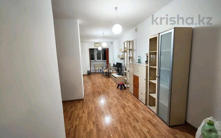 1-бөлмелі пәтер · 65 м² · 6/9 қабат, Сатпаева 48в, бағасы: 200 000 ₸ в Атырау — фото 2