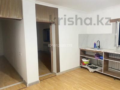Отдельный дом · 2 комнаты · 60 м² · 6 сот., мкр Самал-2 77 — Казиева за 120 000 ₸ в Шымкенте, Абайский р-н