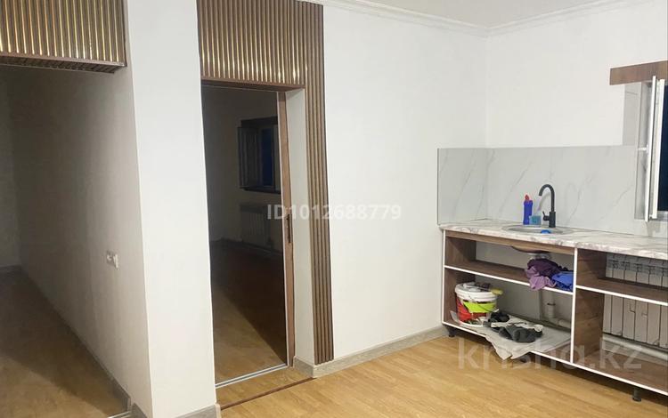 Отдельный дом · 2 комнаты · 60 м² · 6 сот., мкр Самал-2 77 — Казиева за 120 000 ₸ в Шымкенте, Абайский р-н — фото 2