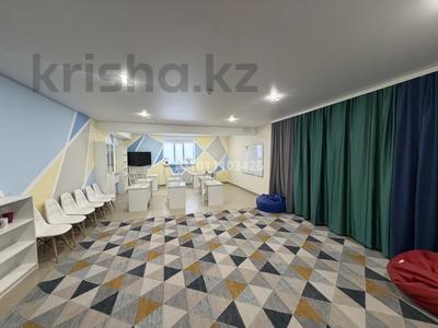 Офисы, салоны красоты, фитнес и спорт, образование, конференц-залы, кабинеты и рабочие места, студии · 56.6 м² за 150 000 〒 в Астане, Сарайшык р-н