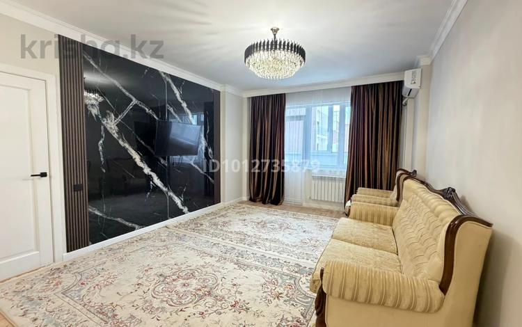 3-комнатная квартира · 110 м² · 7/12 этаж, мкр Уркер, Е-15 9А за 400 000 ₸ в Астане, Нура р-н — фото 2