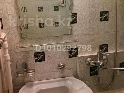 2-комнатная квартира · 50 м² · 5/9 этаж, Майкудук, Майкудук, мкр Восток-2 5 — ТД Ануар за 150 000 〒 в Караганде, Алихана Бокейханова р-н