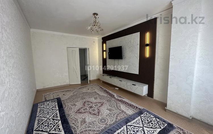 2-комнатная квартира · 63 м² · 6/9 этаж, мкр Акжайык, Толеметова 69/16 за 200 000 ₸ в Шымкенте, Абайский р-н — фото 2