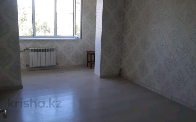 3-комнатная квартира, 65 м², 4/5 этаж, Адырбекова 165 за 25.5 млн 〒 в Шымкенте, Аль-Фарабийский р-н — фото 2