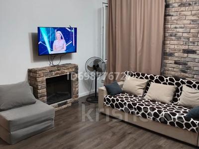 2-комнатная квартира · 56 м² · 23/25 этаж, Петрова 10 — Возле магазина Жаксы подъезд за 15 000 ₸ в Астане, Алматы р-н