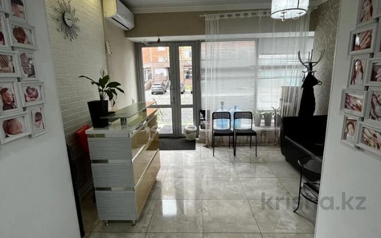 Магазины и бутики, салоны красоты · 154 м² за ~ 70 млн ₸ в Актобе, мкр. Алтын орда — фото 13
