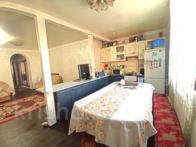 Часть дома • 3 комнаты • 87 м² • 4 сот., мкр Михайловка , Весенний за 16.5 млн 〒 в Караганде, Казыбек би р-н