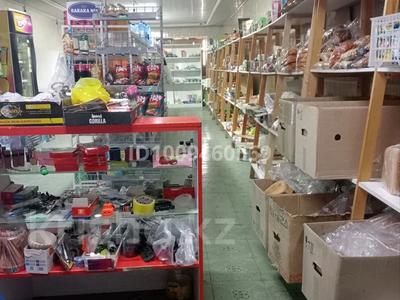 Дүкендер мен бутиктер · 200 м², бағасы: 200 000 〒 в Таразе, мкр Акбулым