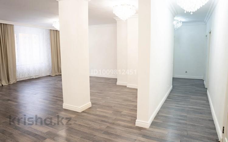 5-бөлмелі пәтер · 150 м² · 4/12 қабат, Сауран 3/1, бағасы: 71 млн ₸ в Астане, Есильский р-н — фото 9