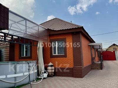 Отдельный дом · 6 комнат · 180 м² · 10 сот., мкр Коккайнар, Мкр Коккайнар, Улица Мамбетова 76 — улица Мамбетова за 115 млн ₸ в Алматы, Алатауский р-н