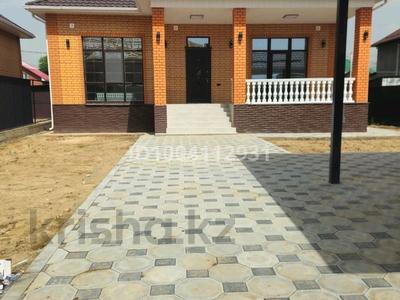 Отдельный дом · 5 комнат · 180 м² · 6.5 сот., Майлин көшесі 2450 — Абай ауылы Ақсай көшесі мен Алатау жаңа №2 мектеп за 79 млн ₸