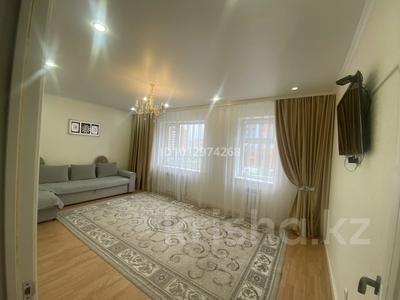 3-бөлмелі пәтер · 82 м² · 2/9 қабат, Жургенова 34 — Жургенова 34 - Азербаева 47, бағасы: 300 000 ₸ в Астане, Сарайшык р-н