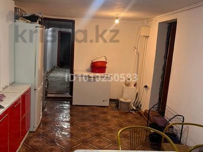 Часть дома · 3 комнаты · 65.7 м² · 4 сот., Махамбет 7/6 — Магазин Жаиык за 10 млн 〒 в Подстепном