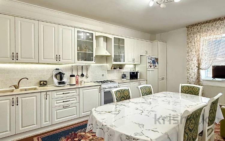 2-бөлмелі пәтер · 128 м² · 1/2 қабат, Ахмет Байтурсынова 39, бағасы: 39 млн ₸ в Атырау — фото 12