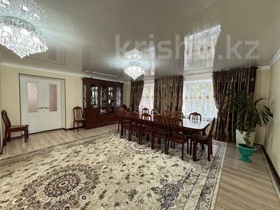 Отдельный дом · 4 комнаты · 233 м² · 17 сот., Аль-фараби — Поселок нефтянникоа за 60 млн 〒 в Астане, р-н Байконур