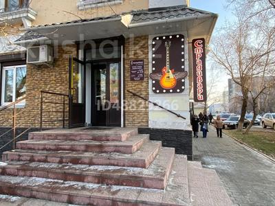 Продажа коммерческой недвижимости в Абай обл.: Магазины и бутики · 138 м² за 130 млн 〒 Магазины и бутики · 138 м² за 130 млн 〒 в Семее