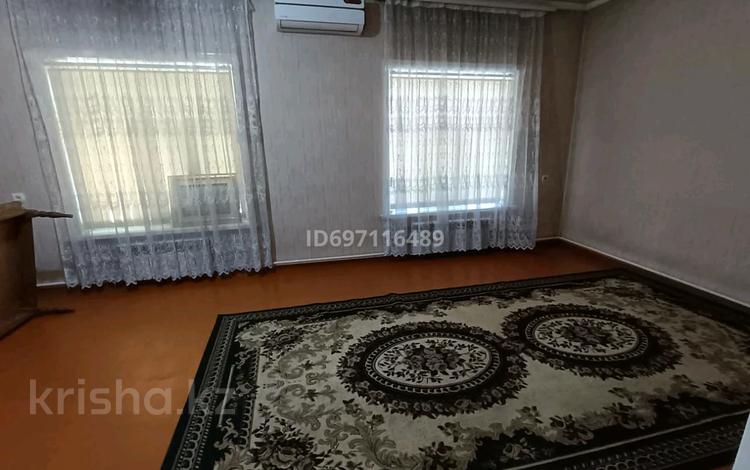 Отдельный дом • 3 комнаты • 70 м² • помесячно, мкр Катын копр, Мкр катын копир, улица Шымкент 10 — Гостиница Караганда за 135 000 〒 — фото 2