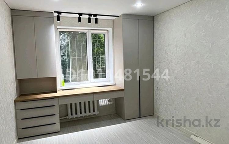 2-бөлмелі пәтер · 54.2 м² · 1/5 қабат, мкр 4 20 — 24 школа сад Жигер, бағасы: 24 млн ₸ в Уральске — фото 2