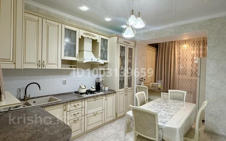 2-комнатная квартира · 74 м² · 4/5 этаж, мкр. Алтын орда, Халел Досмугамедулы 18Г — Білім мектеп за 26.8 млн 〒 в Актобе — фото 2