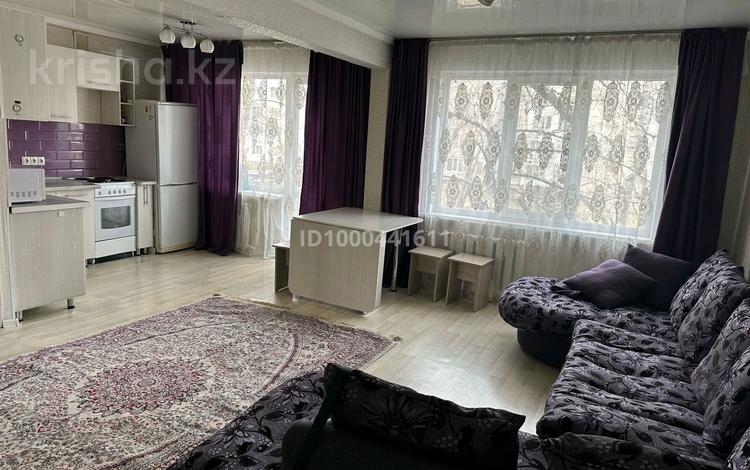 2-бөлмелі пәтер · 50 м², Космическая 10/5 — Дворец спорта, бағасы: 13 000 ₸ в Усть-Каменогорске, Ульбинский — фото 2