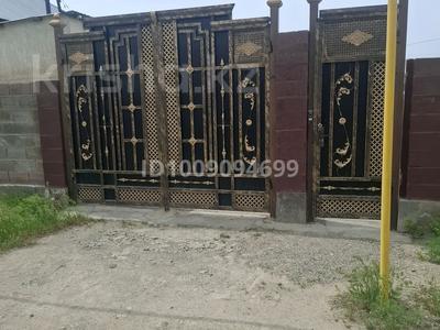 Отдельный дом · 4 комнаты · 100 м² · 100 сот., Жуалы — За школы 54 за 36 млн 〒 в Таразе