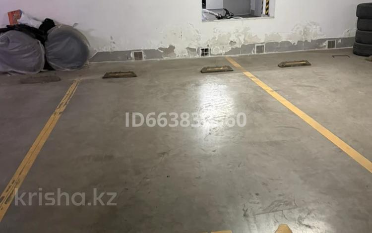 Паркинг · 20 м² · Кабанбай батыра 60 за 20 000 ₸ в Астане, Есильский р-н — фото 3