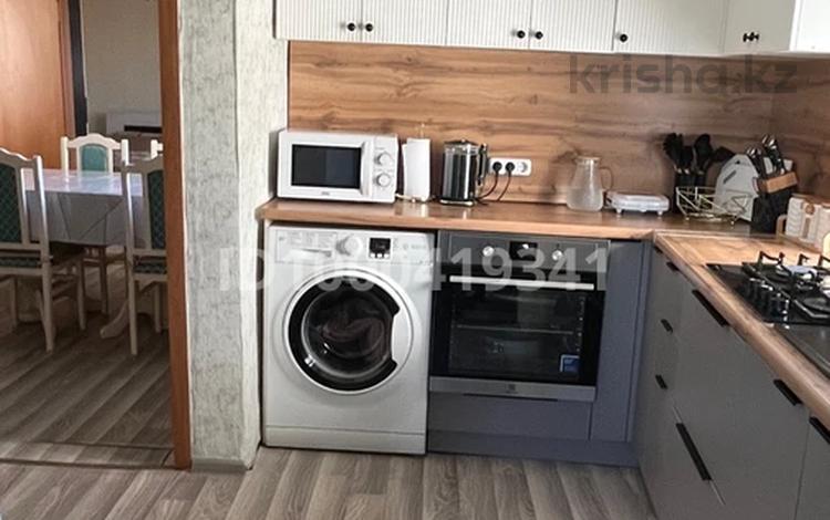 Часть дома · 4 комнаты · 105 м² · 15 сот., Михаэлиса 26 1 — Янушкеевич за 19.5 млн 〒 в Семее — фото 2