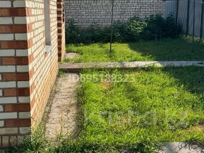 Отдельный дом · 4 комнаты · 100 м² · 10 сот., мкр Жулдыз, Памяти Войнов-интернационалистов 88 за 47 млн ₸ в Уральске