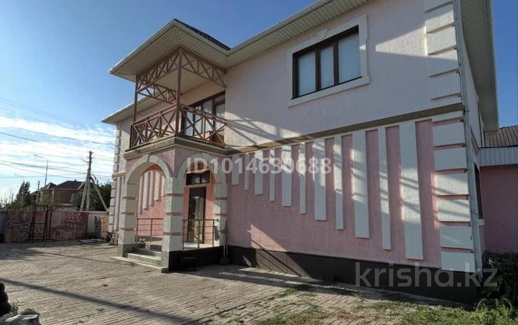 Отдельный дом · 7 комнат · 600 м² · 12 сот., 15 за 67 млн ₸ в Атырау — фото 2
