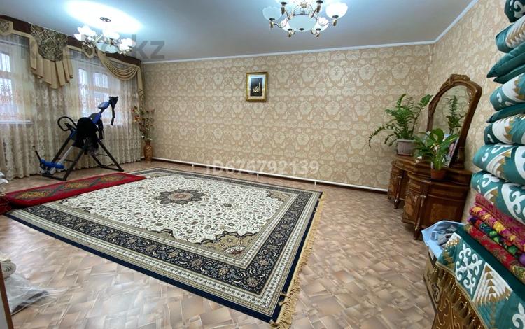 Отдельный дом • 4 комнаты • 120 м² • 7 сот., проспект Султан Бейбарыс 33 за 38 млн 〒 в Атырау — фото 2