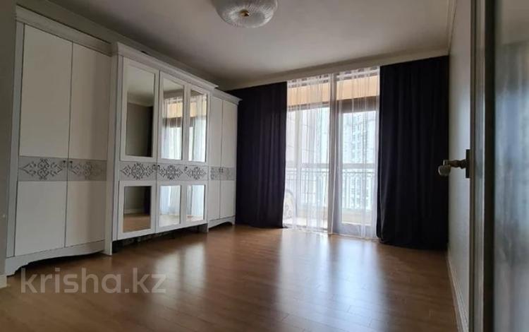 Банкнота 200р. 200 рублей 1993 года. 200 б р. Банкнота 200 и 2000 рублей. 200 б р.