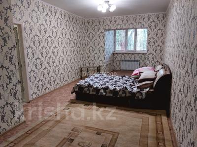 1-комнатная квартира, 41 м², 2/5 этаж, Kazybek-bi 142 за 15 млн 〒 в Таразе